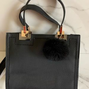 🌸BRAND NEW Black Handbag with Pom Accessory🌸